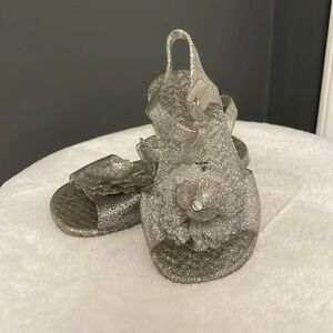 Old Navy Toddler Girls Jelly Sandals -‎ Size 8 Silver Glitter Flower Accent